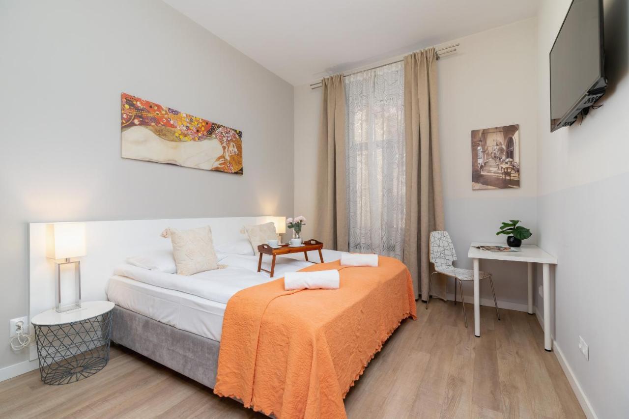 Central Planty Park Apartment Lobzowska By Noclegi Renters Krakau Exterior foto