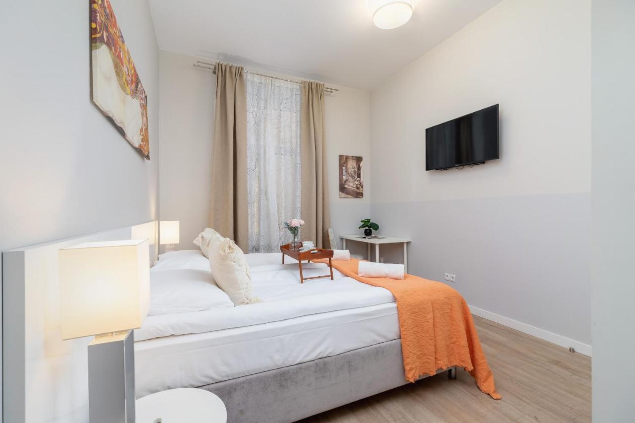 Central Planty Park Apartment Lobzowska By Noclegi Renters Krakau Exterior foto